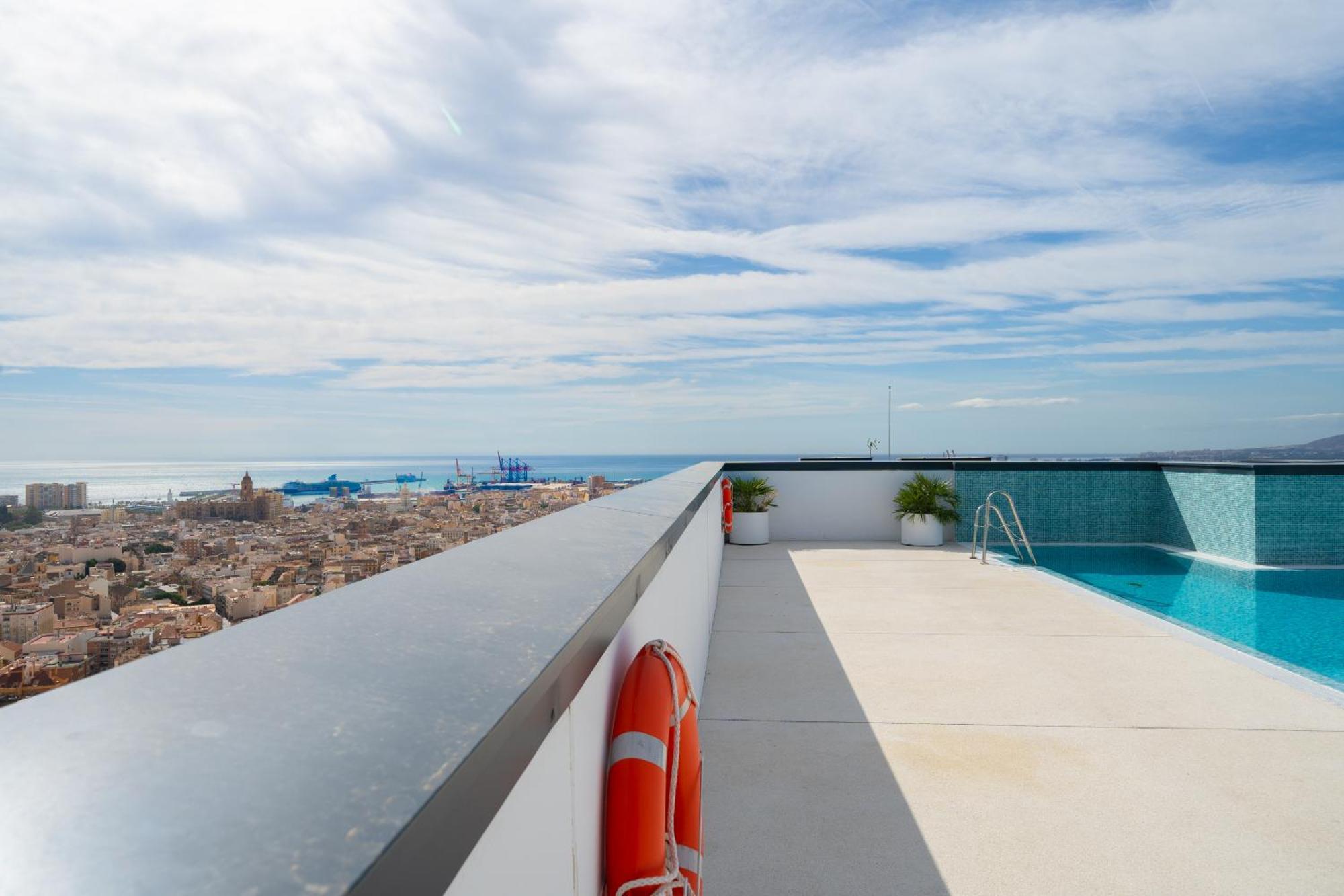 Appartamento Xpce Urban 4 Malaga Skyline - Free Parking Esterno foto
