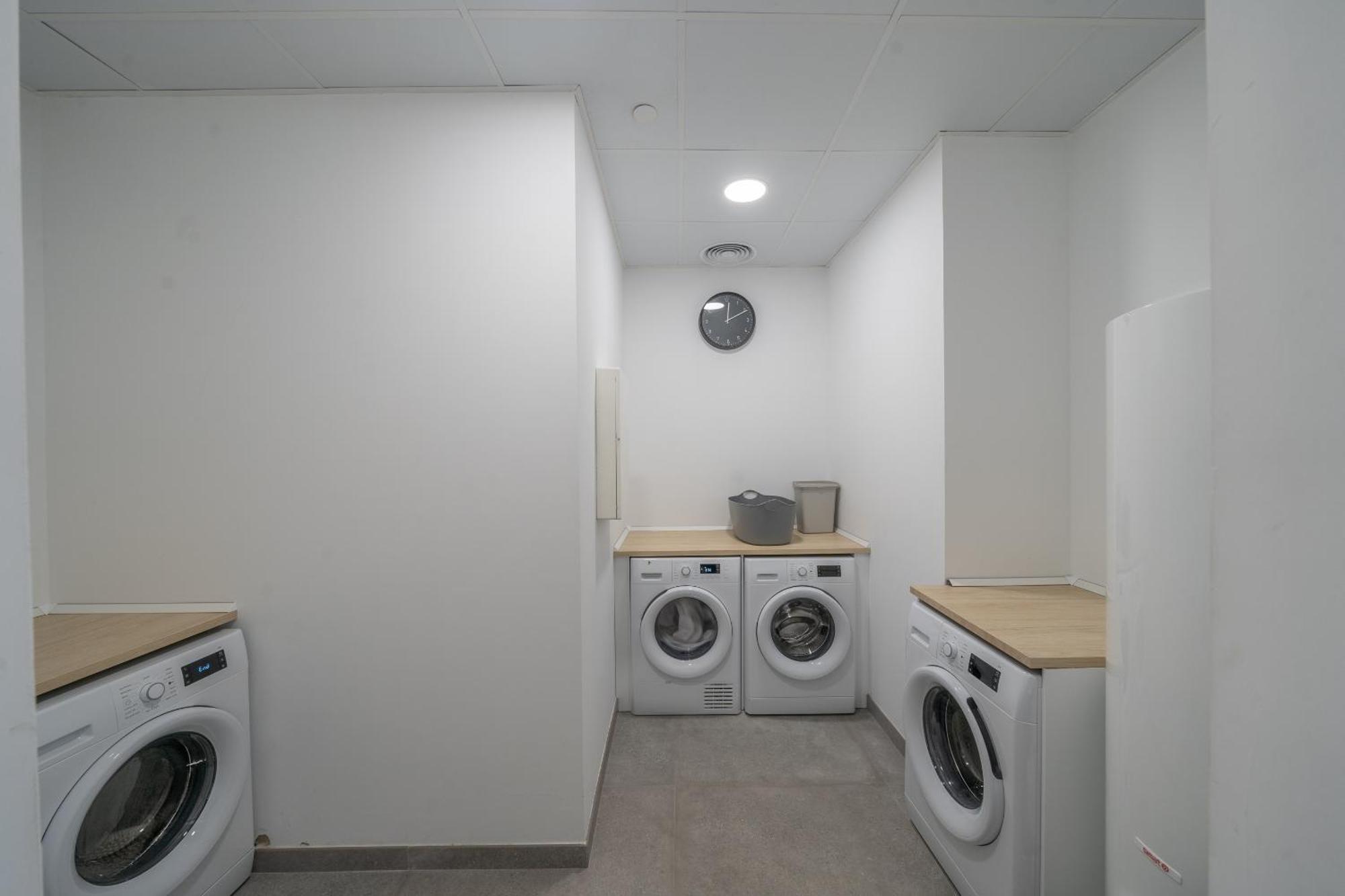 Appartamento Xpce Urban 4 Malaga Skyline - Free Parking Esterno foto