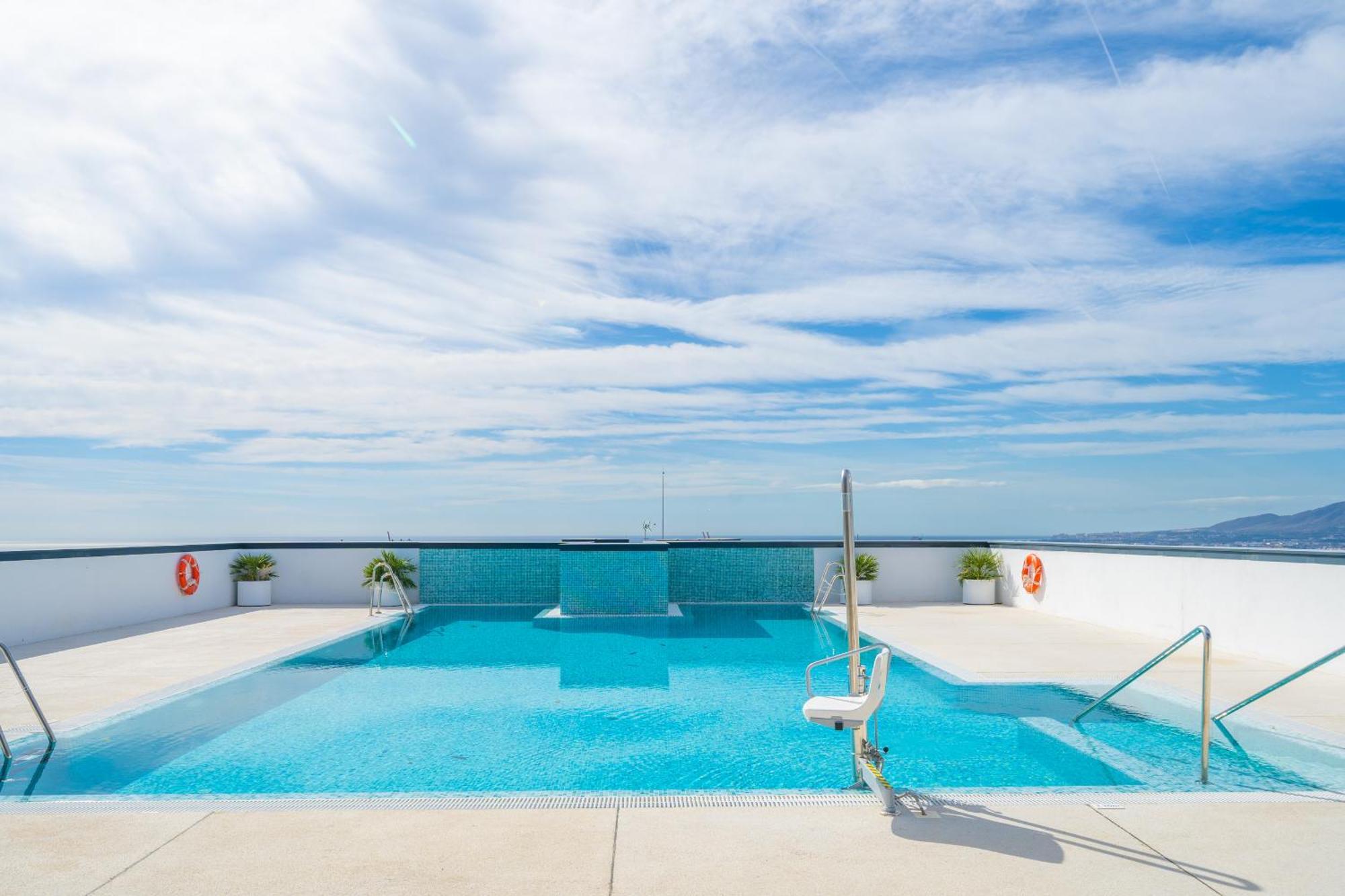 Appartamento Xpce Urban 4 Malaga Skyline - Free Parking Esterno foto